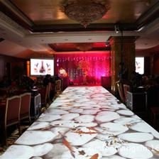 沉浸式互动新体验 青岛商场、游戏厅与展馆的互动投影应用